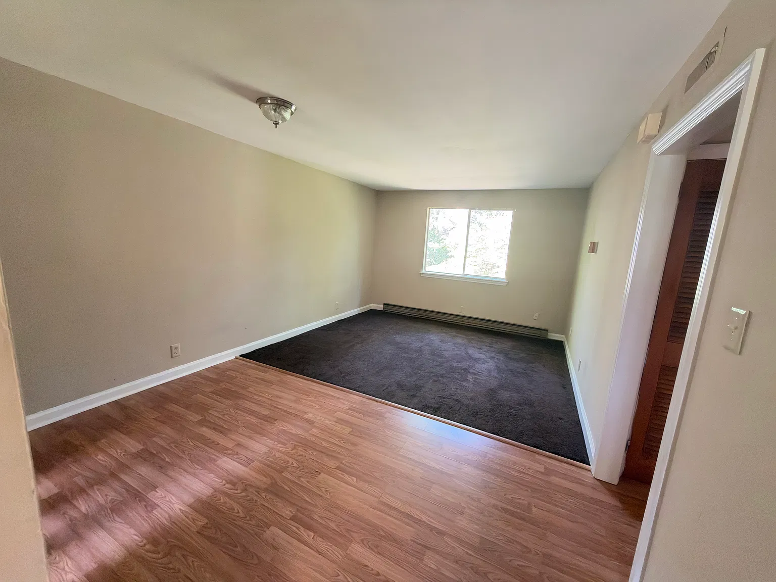 2 bed, $1,000 — Photo 1
