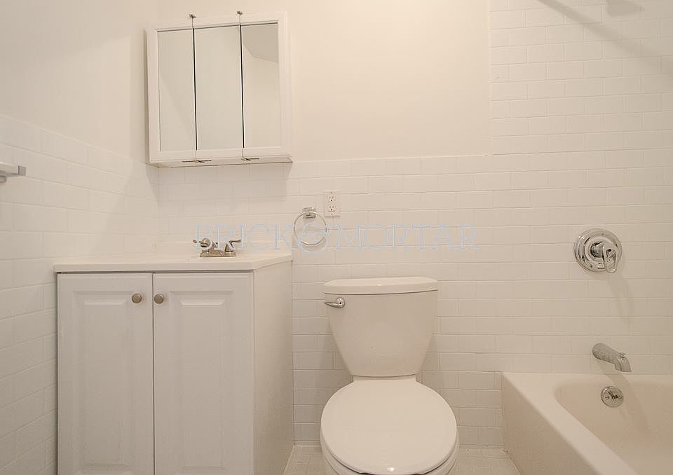 1st image of 162 Wilson Ave APT 2R