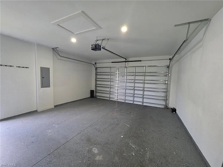 331 Nelson Rd N — Photo 9