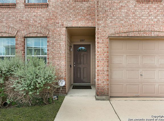 4th image of 10107 Buescher Ln