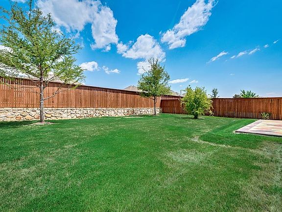 2nd image of 3042 Appalachian Ln