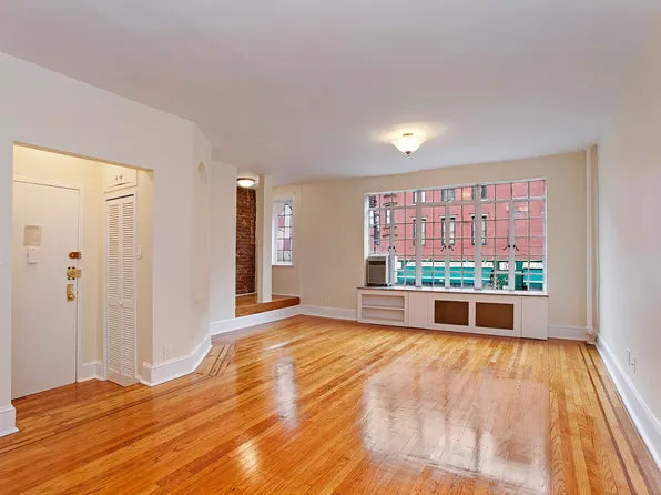 53 Greenwich Avenue image 1 of 19