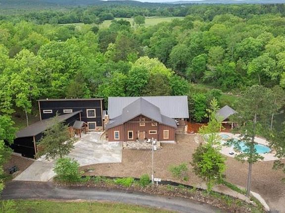 2nd image of 499 Glover Rd