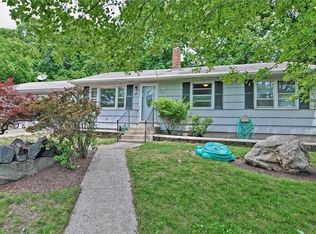 14 Drift Rd, Warwick, RI 02889