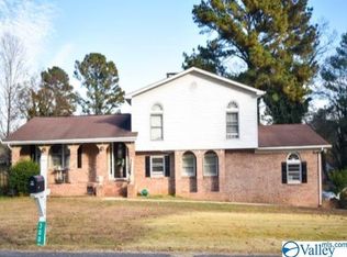 3007 Hillcrest Dr, Scottsboro, AL 35769