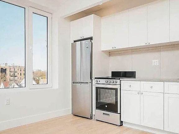 4th image of 1351 Brooklyn Ave #3E