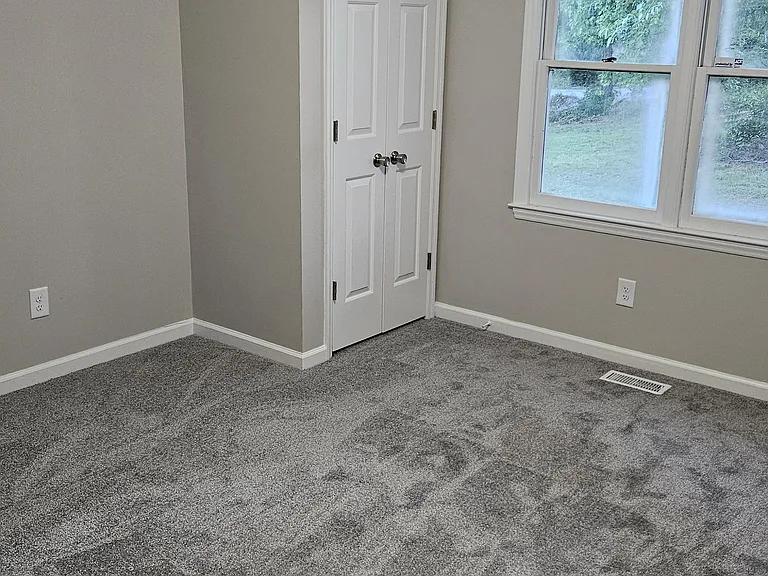 2318 Grassmere Ct — Photo 5