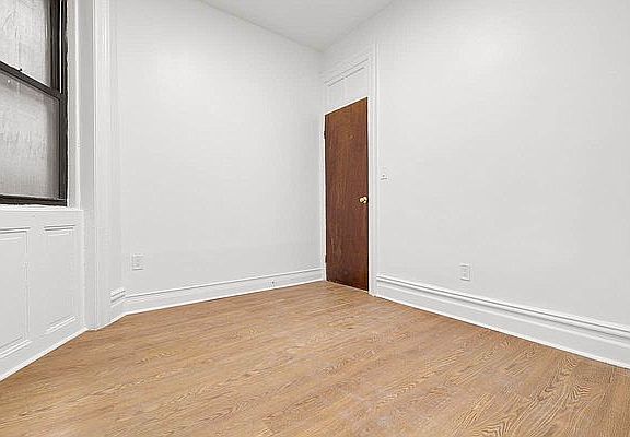 4th image of 174 W 109th St #3E
