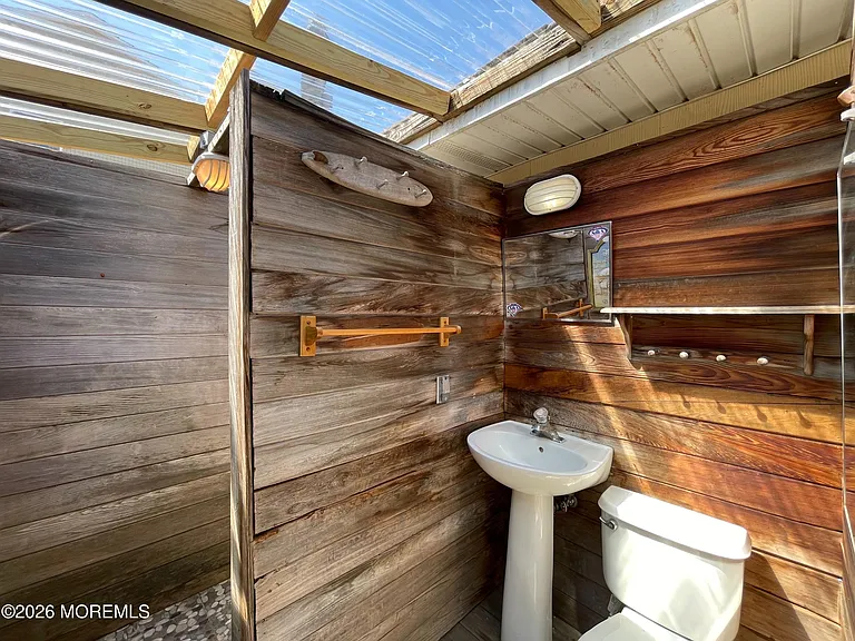1813 Capstan Dr — Photo 18