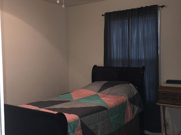 Second bedroom 
