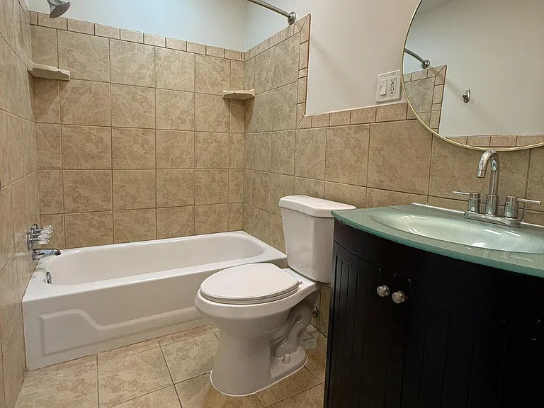 5608 Bloomfield Dr #201 — Photo 10