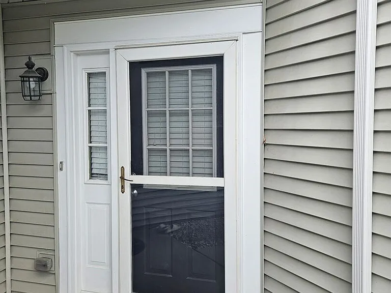 348 Fallbrook Ct — Photo 3