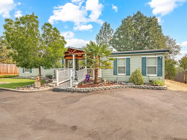 114 Sarma Dr, Shady Cove, OR 97539