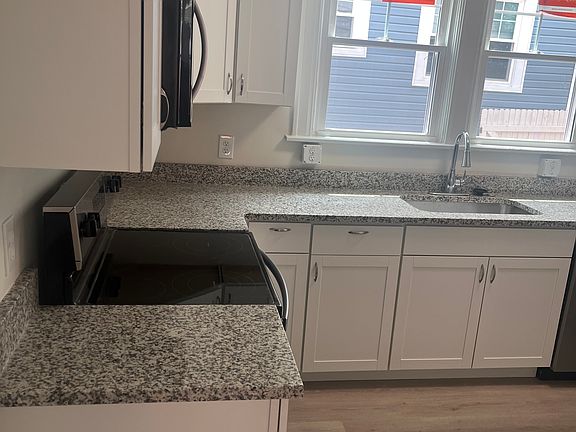 3rd image of 3435 Bevis Ave