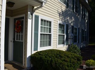 37 Hanover Sq #E, Middlesex, NJ 08846