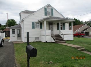 8 Reservoir Rd, Uniontown, PA 15401