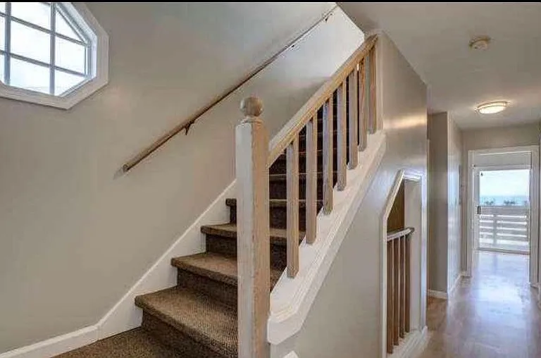 N Topsail Dr — Photo 2