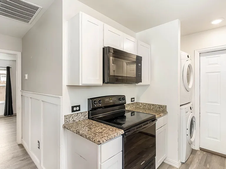 225 Virginia St — Photo 7