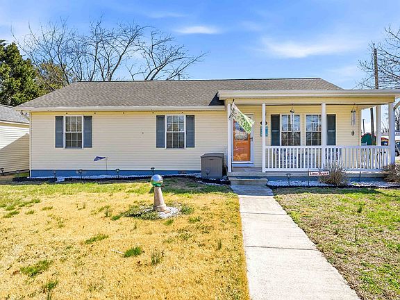 2nd image of 1512 Bayshore Rd