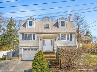 8 Waite Ave, Burlington, MA 01803