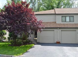 15 Lenape Dr, Roseland, NJ 07068