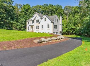 3 Crestview Ln, Sparta, NJ 07871
