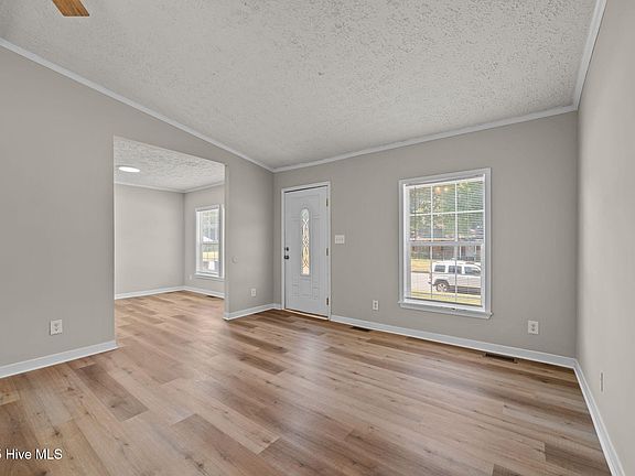 5th image of 206 Woodside Road