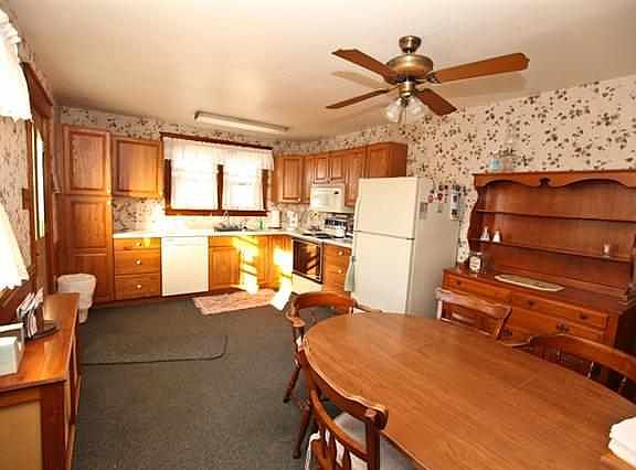 Spacious Eat-In Kitchen