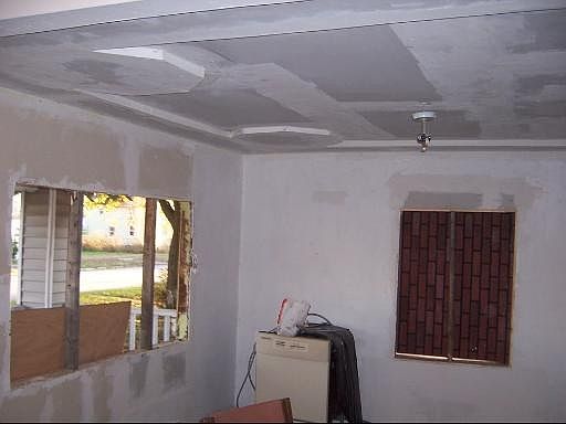 2nd image of 865 N Rosewood Ave