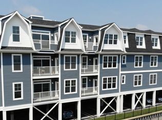 526 Marina Pointe Dr, East Rockaway, NY 11518