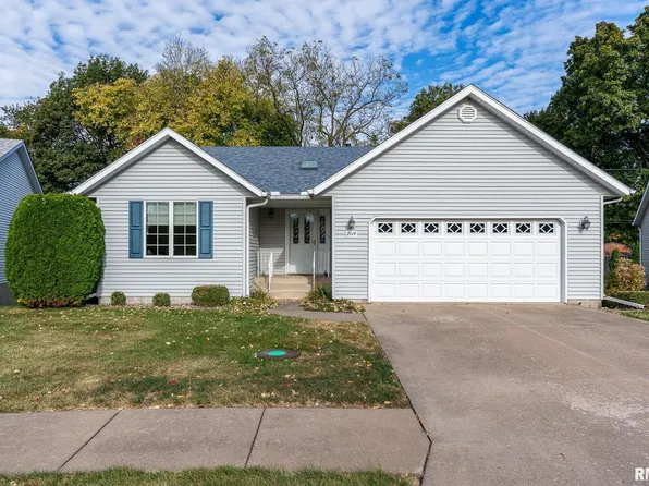 2019 Villa Pines Cir, Carbon Cliff, IL 61239