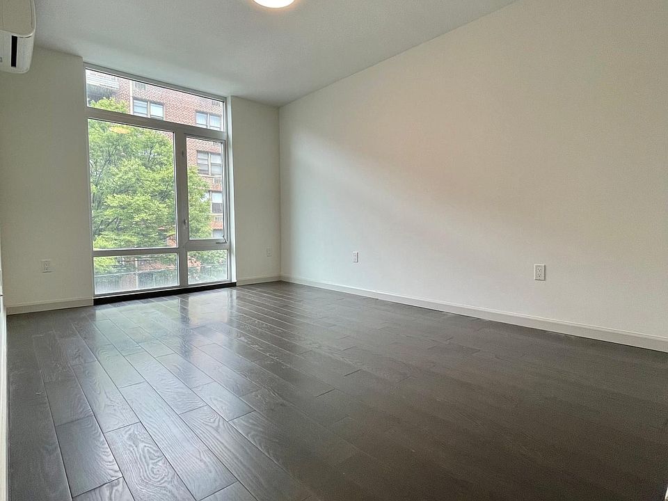 1st image of 14438 35th Ave APT 3A