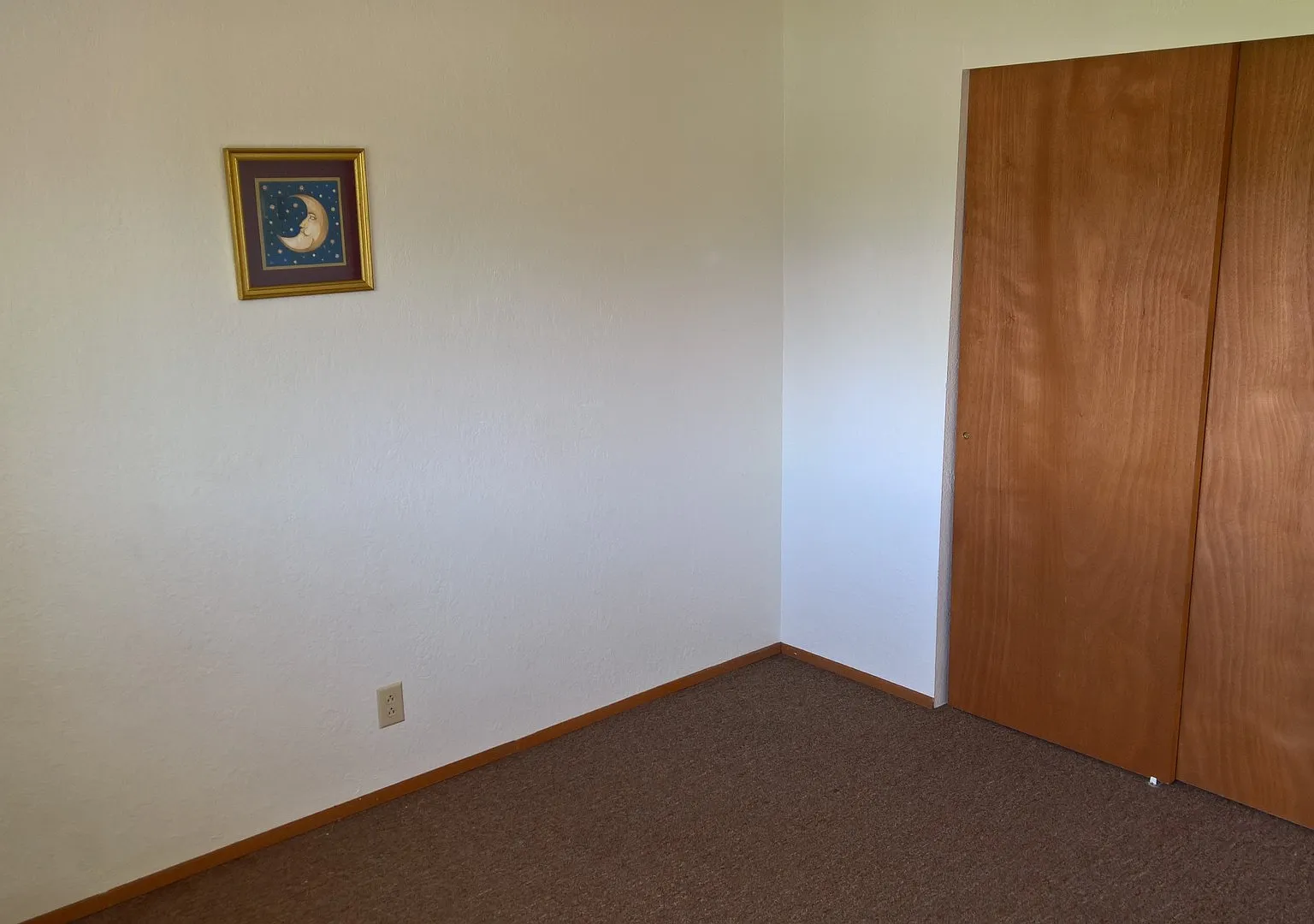 640 Date Ave — Photo 3