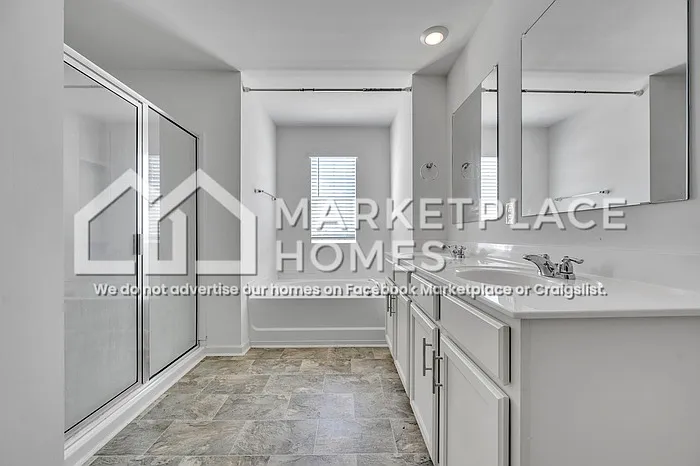 1027 Park View Dr — Photo 21
