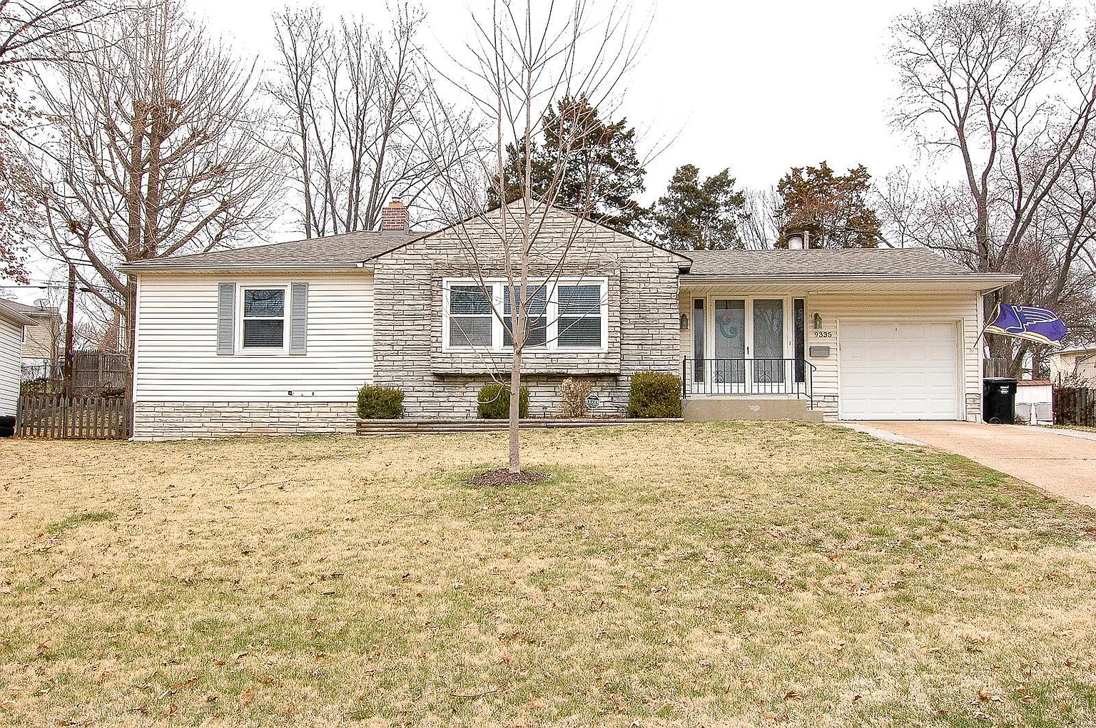 9335 Atwood Dr photo 1