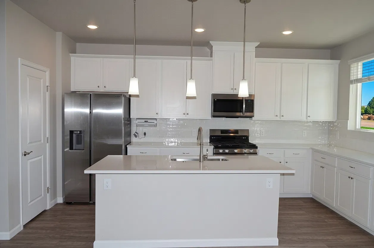 4 bed, 3.5 bath, 2061 sqft, $3,000 — Photo 2
