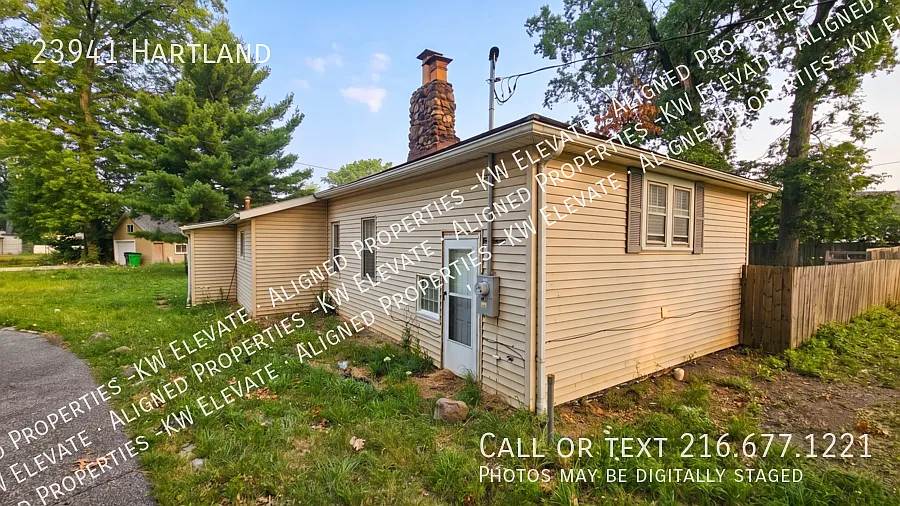 Updated 3Bedroom Home in Euclid Tucked Away & MoveIn Ready! — Photo 2