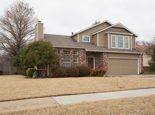 613 Ridgeview Dr, Claremore, OK 74017