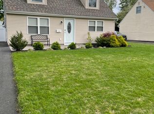 108 Meridan Ave, Trenton, NJ 08618