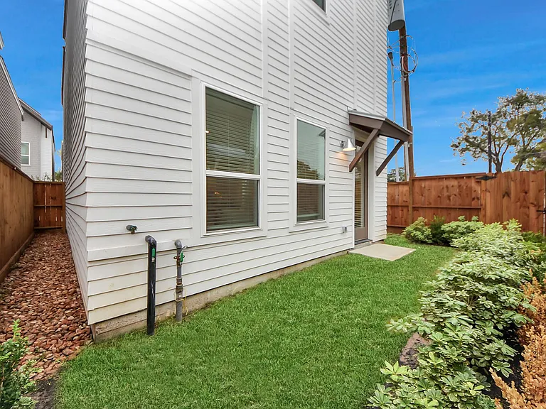7504 Carver Rd #D — Photo 43
