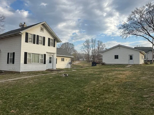 301 Gramercy St, East Dubuque, IL 61025