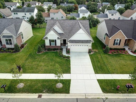 4th image of 2098 Sheffield Dr