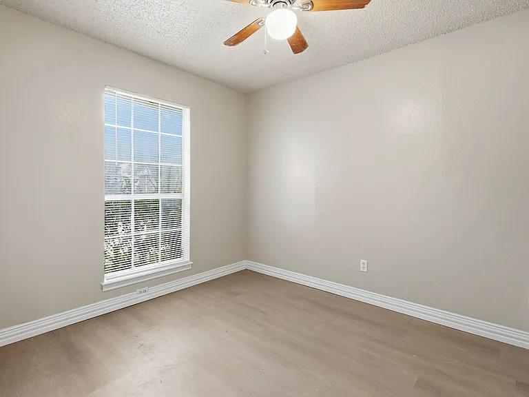 2528 Lido Ln — Photo 20
