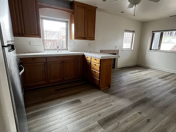 4th image of 1611 Castillo St #C