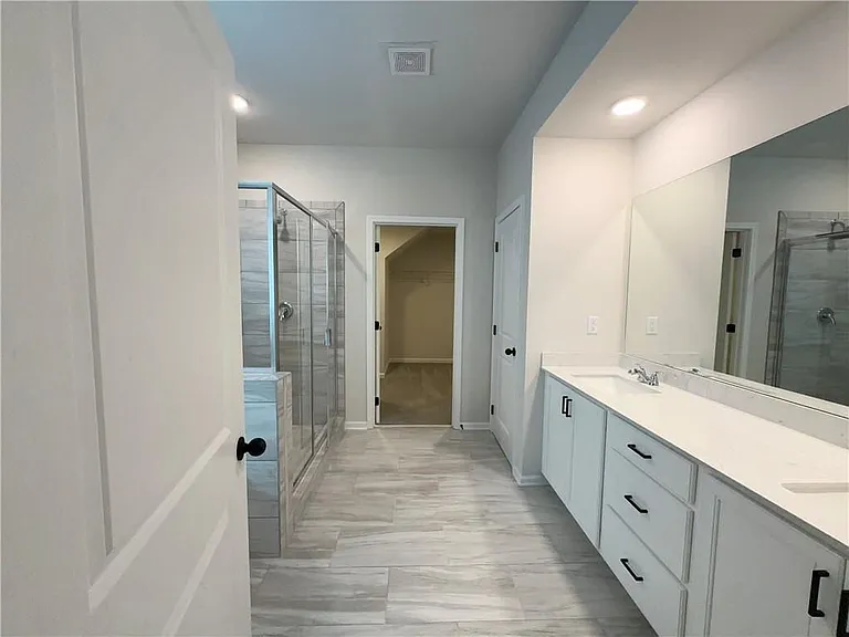 345 Rodeo Dr — Photo 16