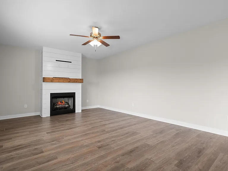 668 Crestone Ct — Photo 4