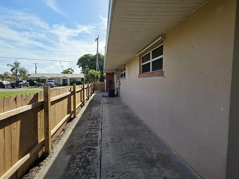 462 Hernando St #B — Photo 15