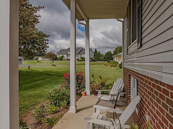3rd image of 66 Breckenridge Ct
