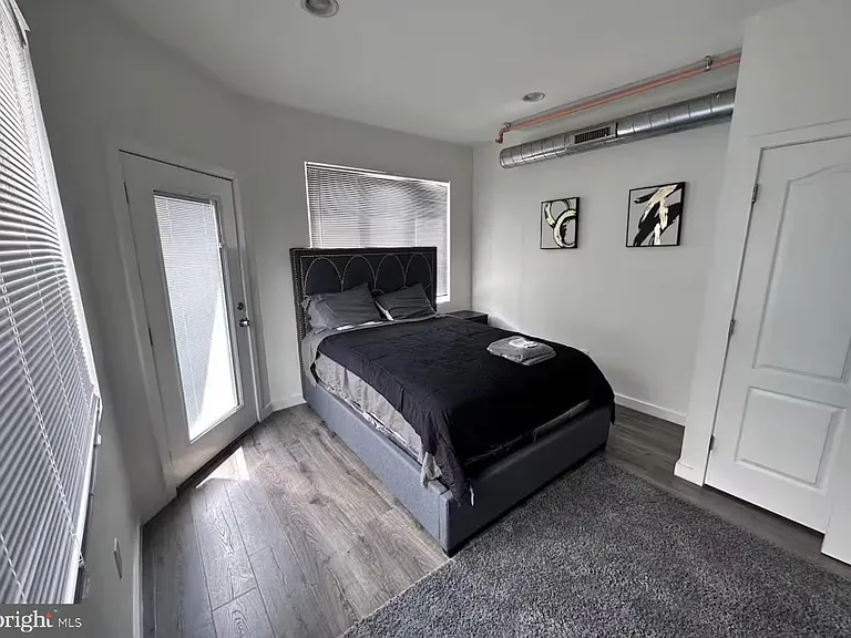 117 W Girard Ave #1 — Photo 9