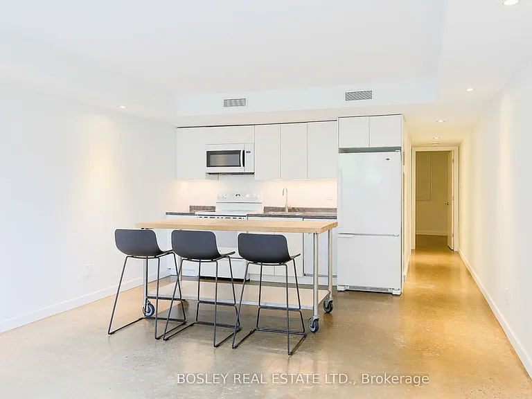 63 Dagmar Ave #LOWER — Photo 8